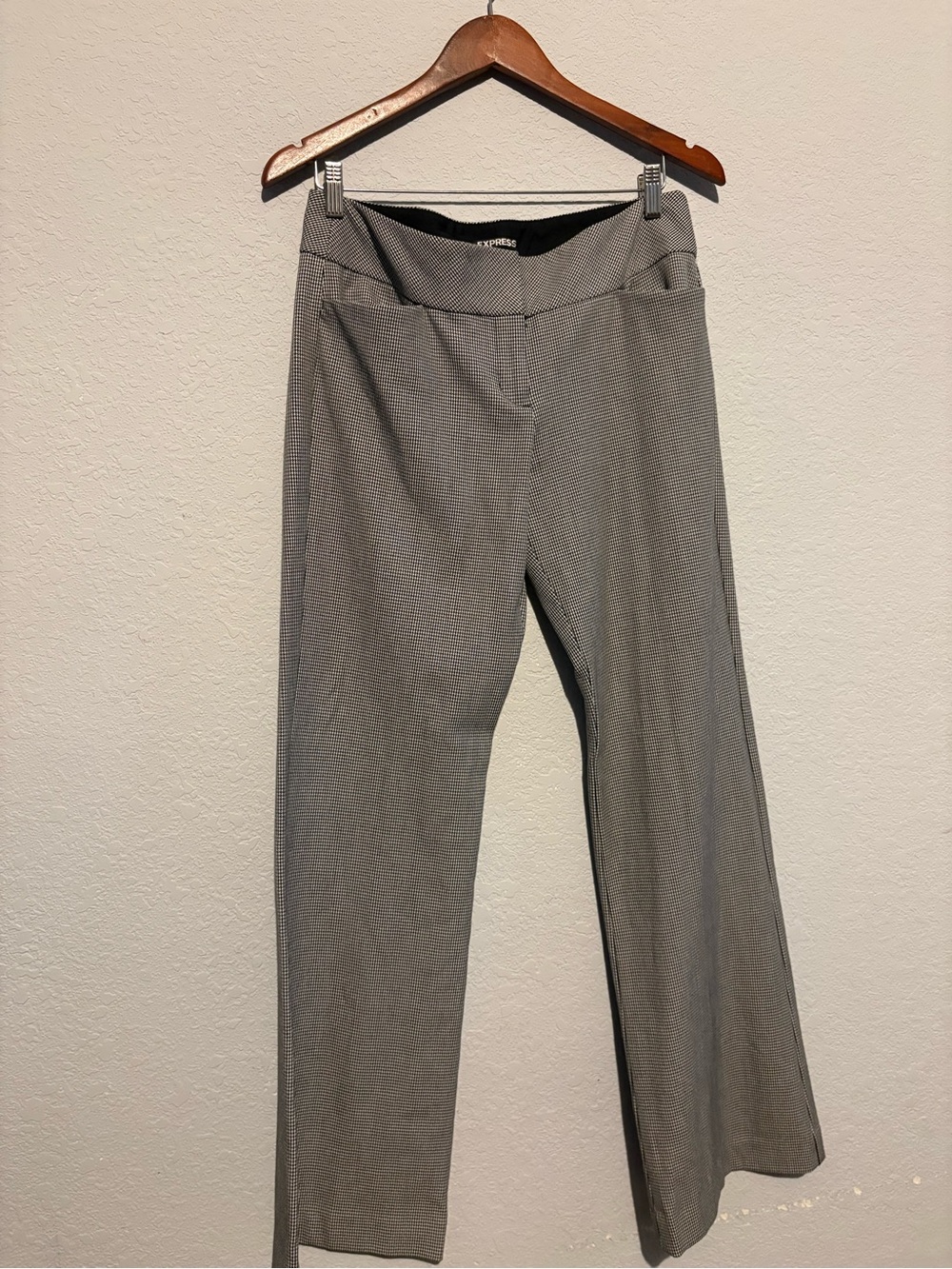 Express “Editor” Wide-Leg Gray Plaid Dress Pants - Picture 4 of 7